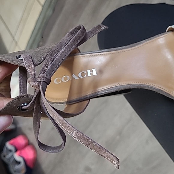 Size 10 Snakeskin Coach Block Heel Sandal - Picture 5 of 5